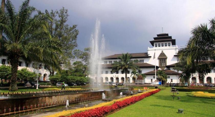 Indies Hotel Bandung Eksteriør billede