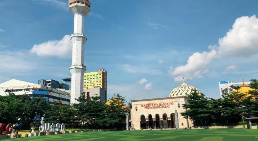 Indies Hotel Bandung Eksteriør billede